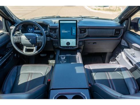 Used 2024 Ford Expedition Limited image 21