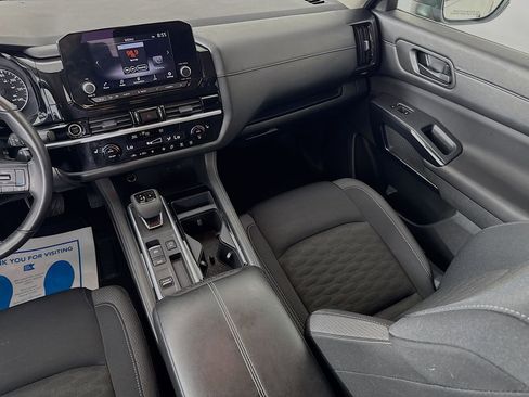 Used 2024 Nissan Pathfinder SV FWD image 28