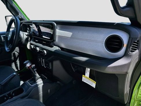 Used 2025 Jeep Wrangler Unlimited Sport AWD/4WD image 30