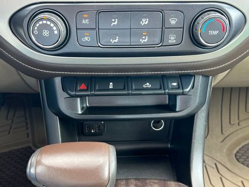 Used 2019 GMC Canyon SLE image 30