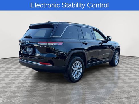 Used 2025 Jeep Grand Cherokee Laredo X w/ Luxury Tech Group I AWD/4WD image 8
