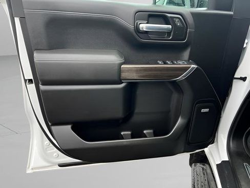 Used 2022 Chevrolet Silverado 1500 RST w/ Convenience Package II image 10