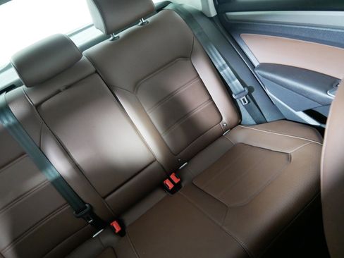 Used 2022 Volkswagen Passat 2.0T SE image 14