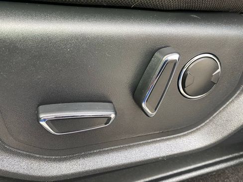 Used 2018 Ford F150 XLT w/ Equipment Group 302A Luxury AWD/4WD image 12
