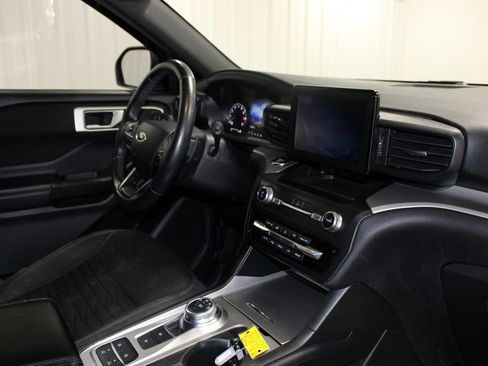 Used 2020 Ford Explorer XLT w/ Comfort Package RWD image 36