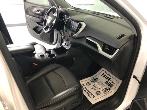 Used 2022 GMC Terrain SLT w/ Tech Package image 13