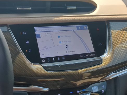 Certified 2020 Cadillac XT6 Premium Luxury w/ Platinum Package image 13