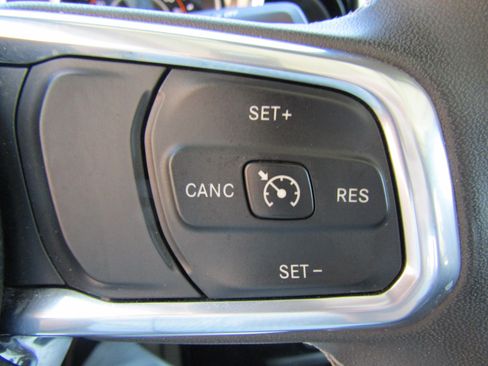 Used 2023 Jeep Gladiator Overland AWD/4WD image 22