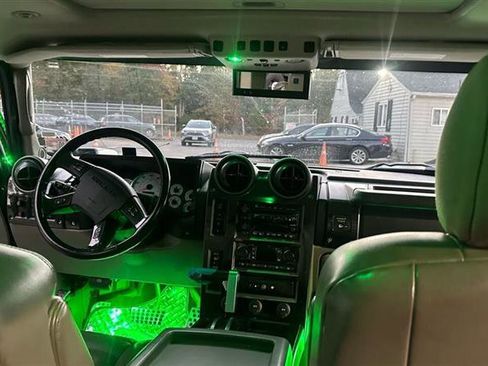 Used 2003 HUMMER H2 w/ Preferred Equipment Group image 18