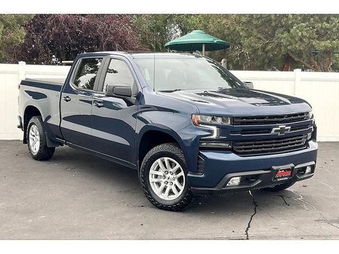 Used 2021 Chevrolet Silverado 1500 RST w/ Z71 Off-Road Package AWD/4WD image 2