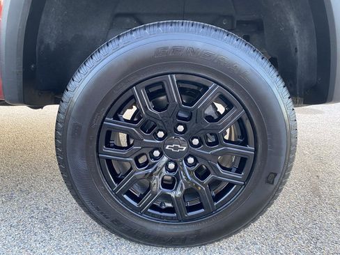 Used 2023 Chevrolet Colorado Trail Boss w/ Technology Package image 11