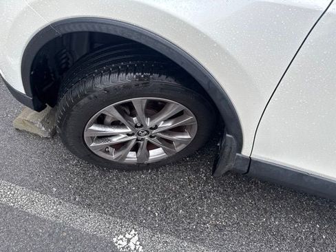 Used 2018 Toyota RAV4 Limited FWD image 18