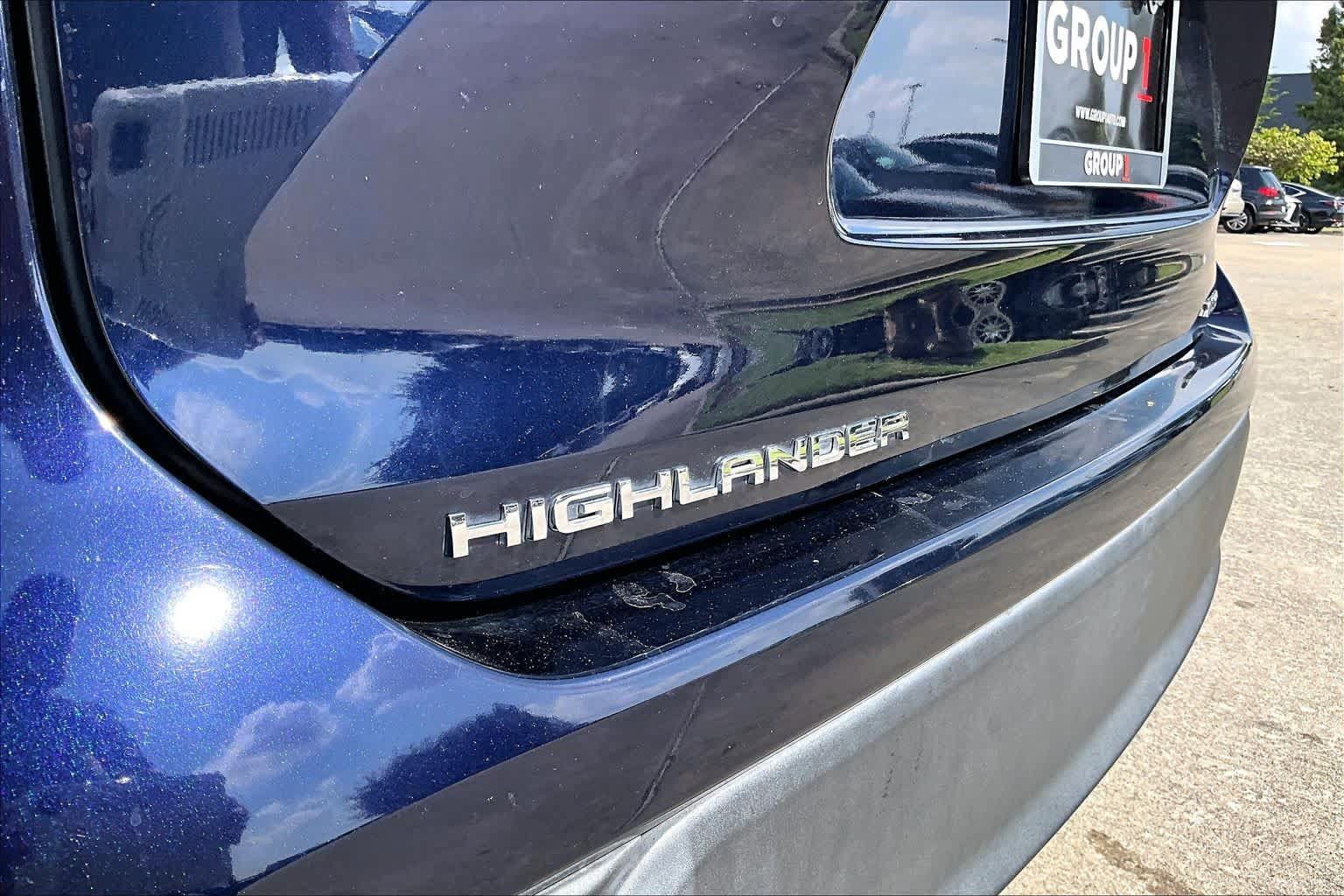 Used 2021 Toyota Highlander XLE AWD/4WD image 29