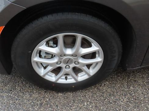 Used 2023 Chrysler Voyager LX FWD image 14