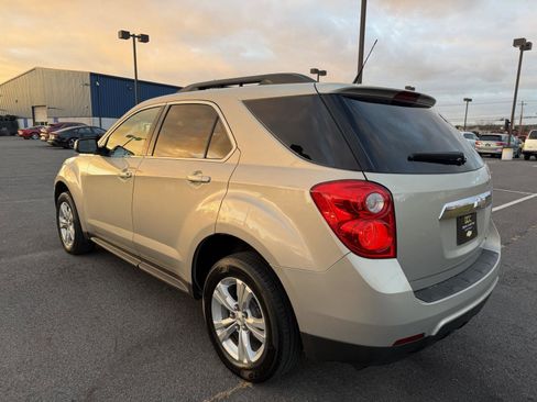 Used 2011 Chevrolet Equinox LT w/ Driver Convenience Package image 4