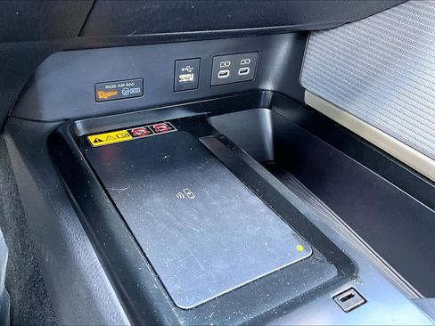 Used 2026 Toyota Camry SE FWD image 33
