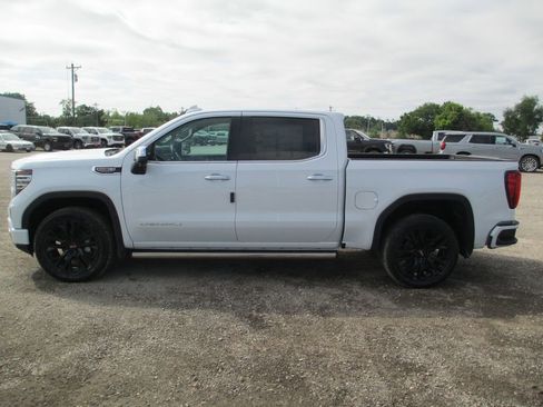 New 2026 GMC Sierra 1500 Denali w/ Denali Reserve Package AWD/4WD image 9