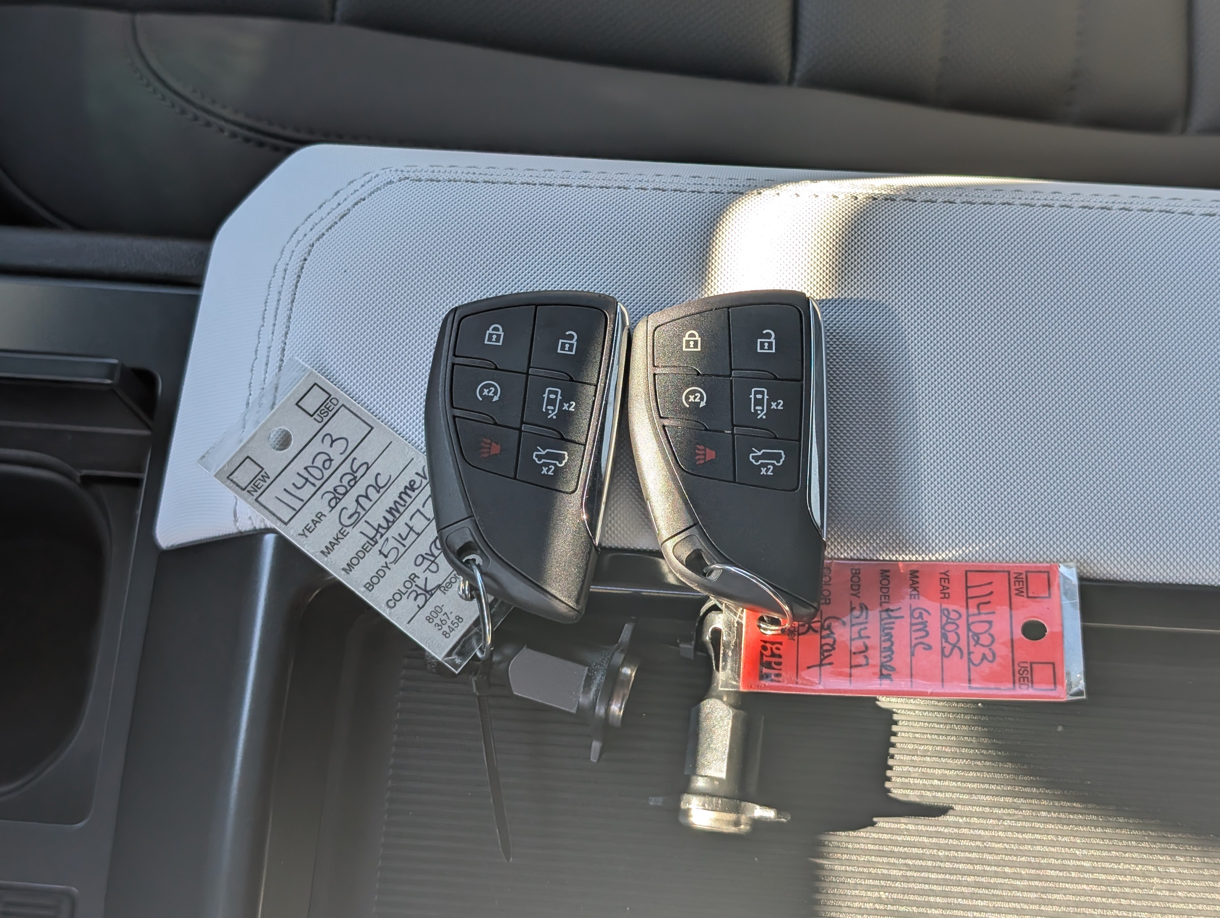 Used 2025 GMC Hummer EV 2X AWD/4WD image 40