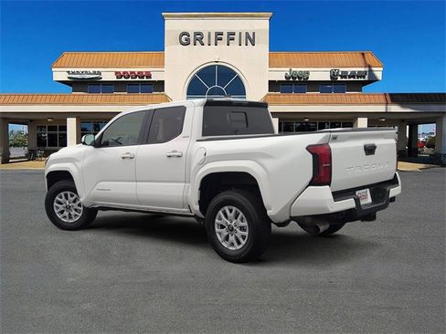 Used 2024 Toyota Tacoma SR5 image 9