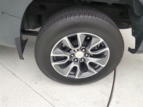 Certified 2025 Chevrolet Silverado 1500 LT image 34