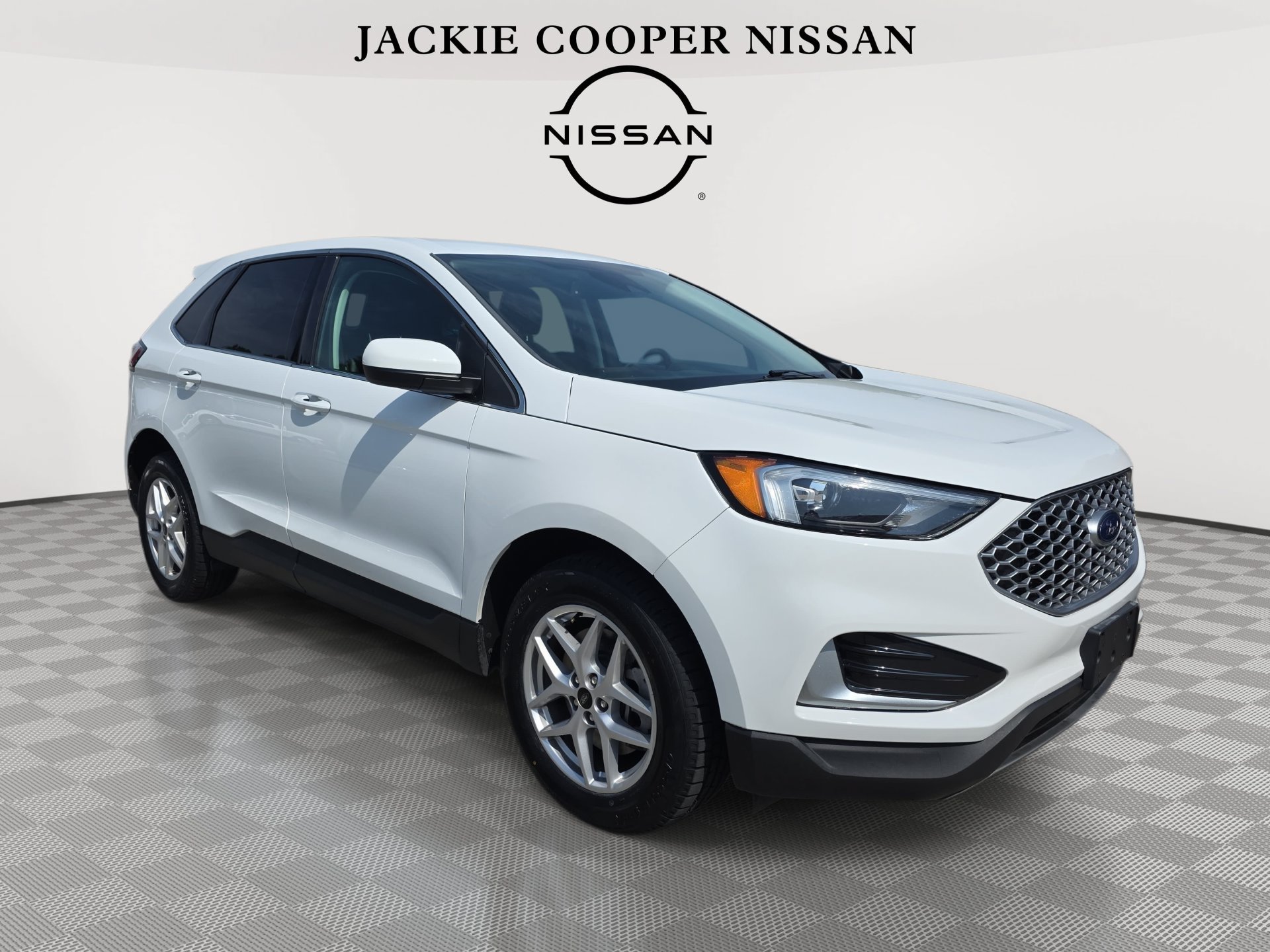 Used 2023 Ford Edge SEL AWD/4WD image 3