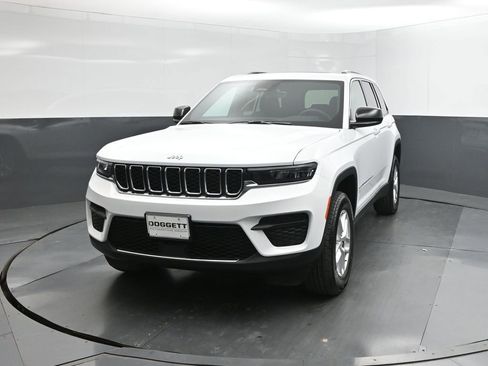 New 2025 Jeep Grand Cherokee Laredo X image 30