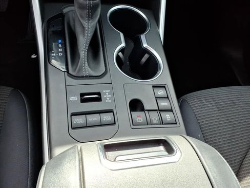 Used 2023 Toyota Highlander LE image 28