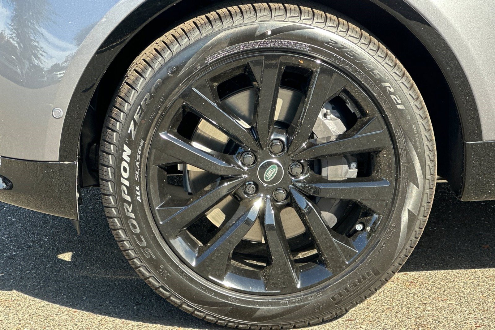New 2026 Land Rover Discovery Limited Edition AWD/4WD image 13