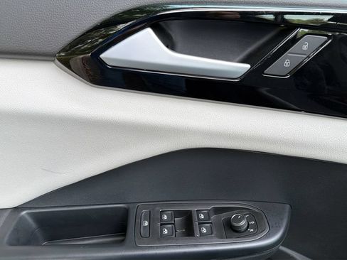 New 2026 Volkswagen Taos S FWD image 21