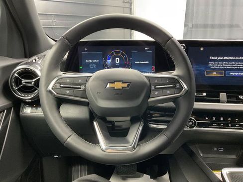 New 2026 Chevrolet Equinox LT FWD image 17