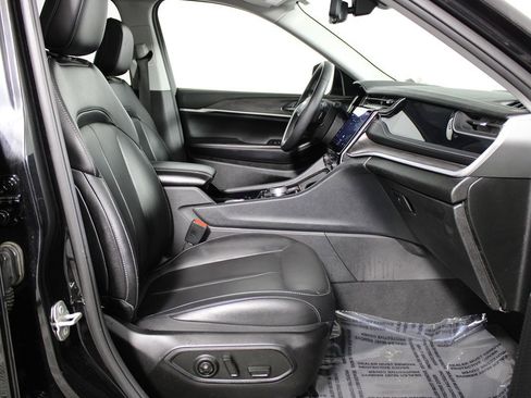 Used 2023 Jeep Grand Cherokee 4WD 4xe w/ Luxury Tech Group II image 19