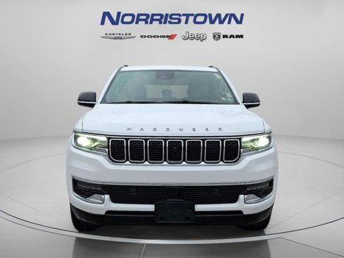 Used 2023 Jeep Wagoneer 4WD w/ Convenience Group I image 2