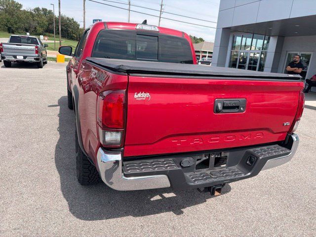 Used 2018 Toyota Tacoma TRD Off-Road AWD/4WD image 19