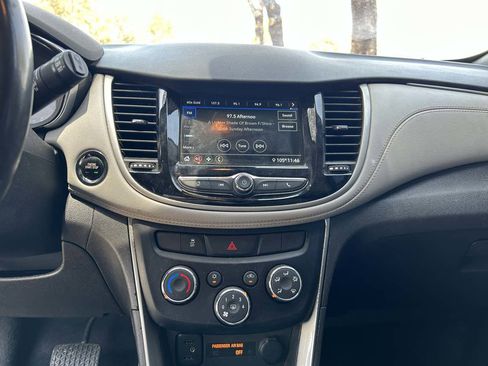 Used 2019 Chevrolet Trax LT w/ Driver Confidence Package image 12