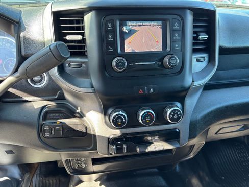 Used 2024 RAM 3500 Tradesman w/ Chrome Appearance Group AWD/4WD image 12