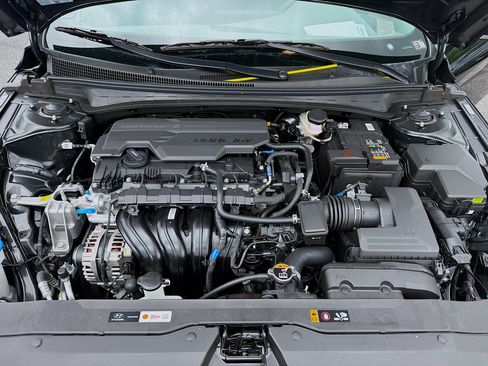 New 2026 Hyundai Elantra Sport FWD image 23