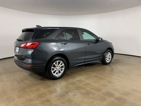 Used 2021 Chevrolet Equinox LS w/ LS Convenience Package AWD/4WD image 9