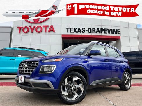 Used 2025 Hyundai Venue SEL image 1