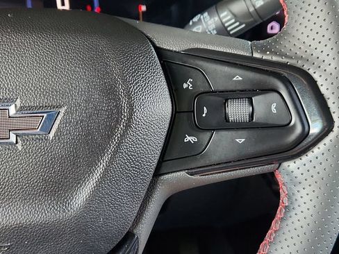 Used 2024 Chevrolet Trax RS w/ Sunroof Package FWD image 38