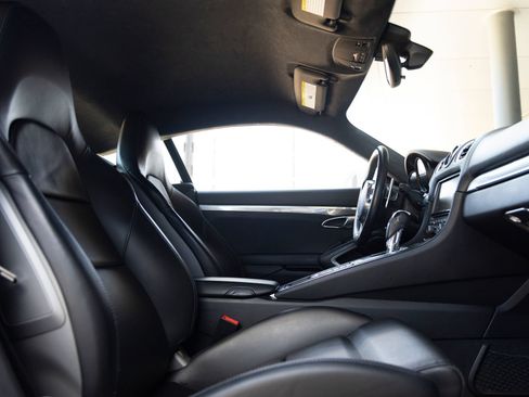 Certified 2015 Porsche Cayman GTS RWD image 30