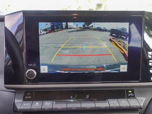 Used 2025 Toyota Camry LE image 19