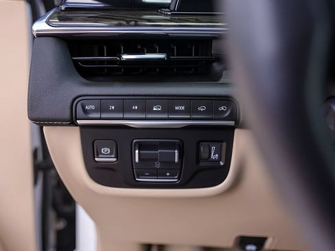 Certified 2023 Cadillac Escalade Premium Luxury w/ Performance Package AWD/4WD image 15