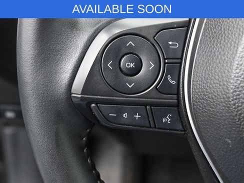 Used 2025 Toyota Corolla Cross XLE AWD/4WD image 16