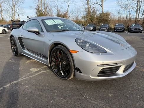 Used 2024 Porsche 718 Cayman w/ Premium Package image 3