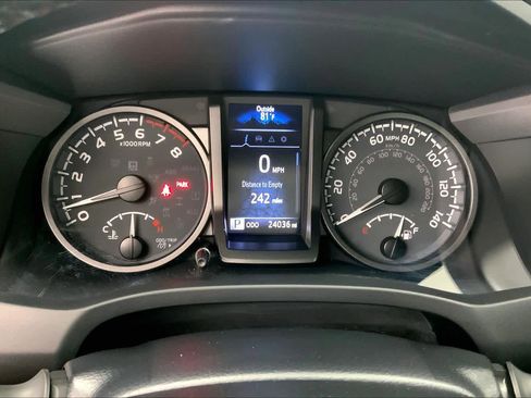 Used 2022 Toyota Tacoma TRD Off-Road image 22