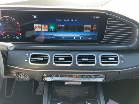 Used 2025 Mercedes-Benz GLS 450 4MATIC image 13