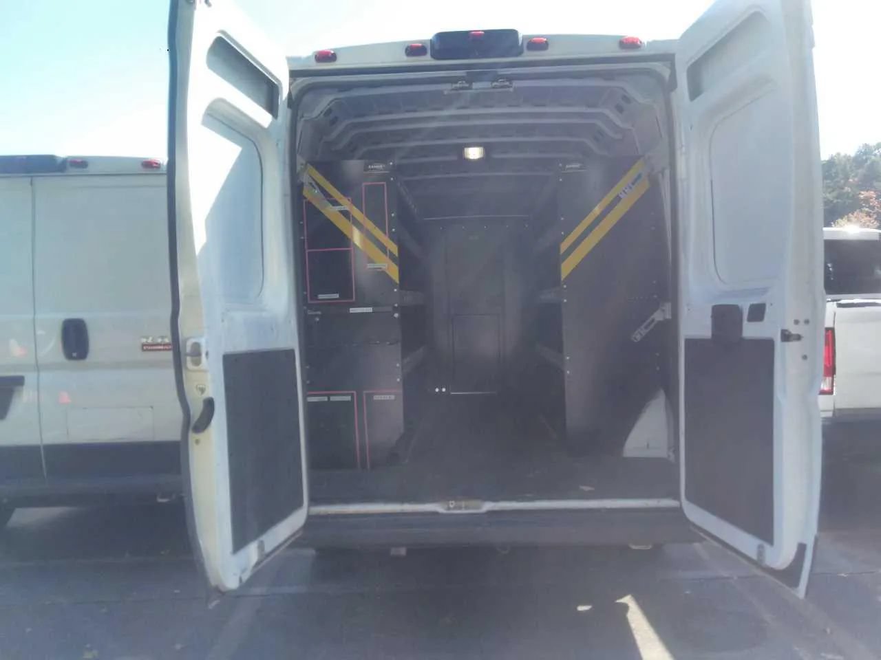 Used 2024 RAM ProMaster 3500 w/ Convenience Group FWD image 6