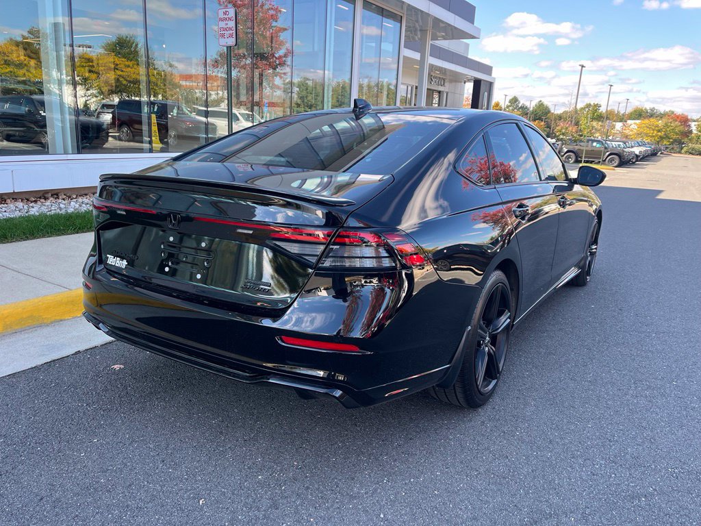 Used 2025 Honda Accord Sport image 9