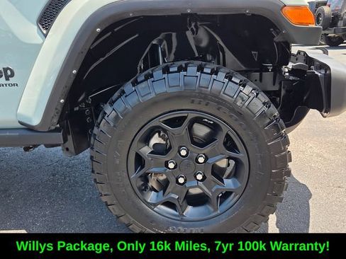 Used 2023 Jeep Gladiator Sport AWD/4WD image 10