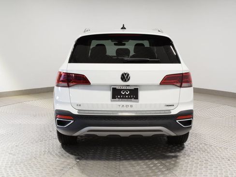 Used 2023 Volkswagen Taos SE AWD/4WD image 11
